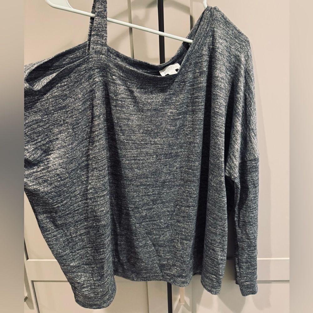 Market and Spruce. Xl. Gray